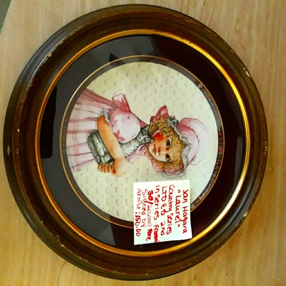Collector Plates with custom framing - Picture 3 of 3